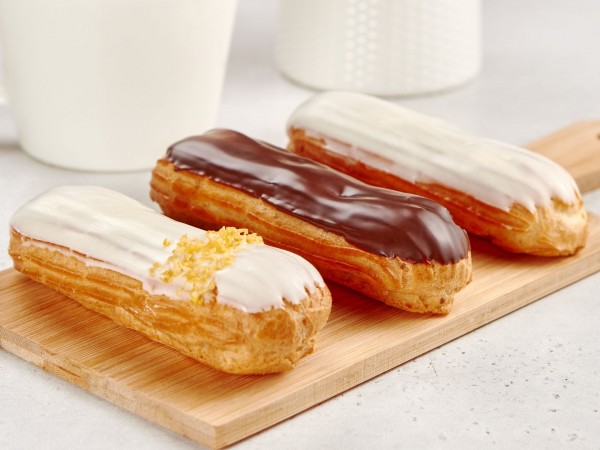 Ассорти эклеров