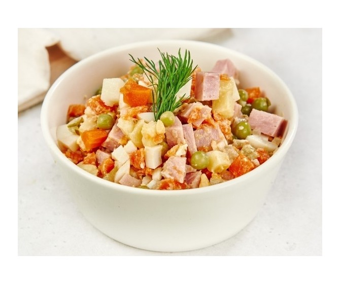 Салат Оливье с ветчиной